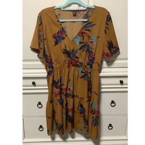 Ladies 2X floral print dress, faux wrap front, elastic waist, very pretty